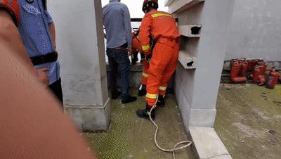 DƬ